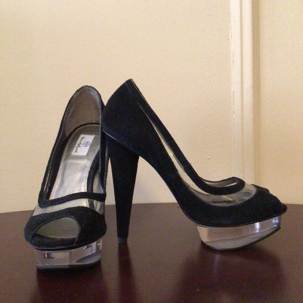 Black Suede/Clear.Size 8. Hot in Hollywood